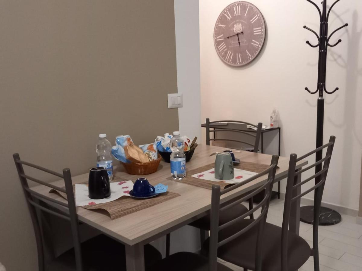 La Casa Di Marta Appartement Corsico Buitenkant foto